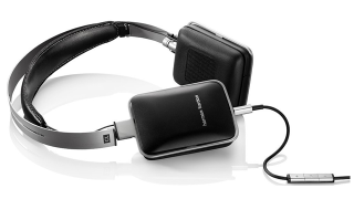 Illustration for article titled Deals: Big Bluetooth Speaker, SSDs and Hybrid Drives, Beats Music